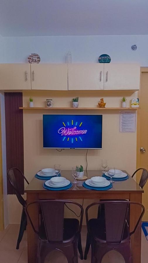 One Spatial Two Bedroom Condominium Unit With Pool And Gym Free Netflix And Wifi Iloilo Extérieur photo
