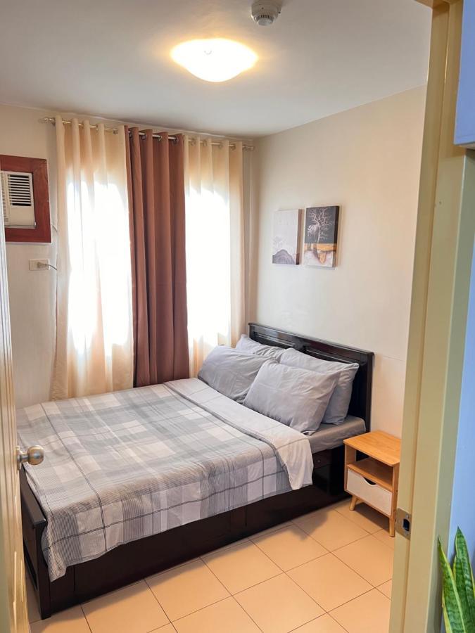 One Spatial Two Bedroom Condominium Unit With Pool And Gym Free Netflix And Wifi Iloilo Extérieur photo
