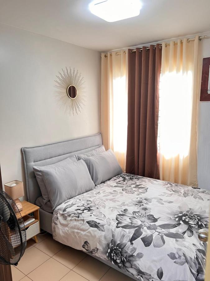One Spatial Two Bedroom Condominium Unit With Pool And Gym Free Netflix And Wifi Iloilo Extérieur photo