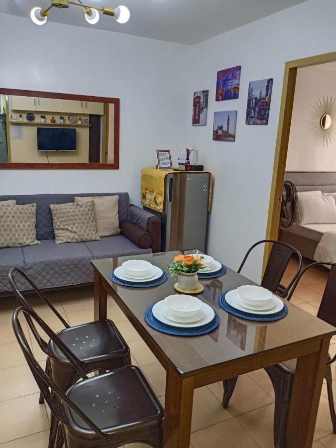 One Spatial Two Bedroom Condominium Unit With Pool And Gym Free Netflix And Wifi Iloilo Extérieur photo